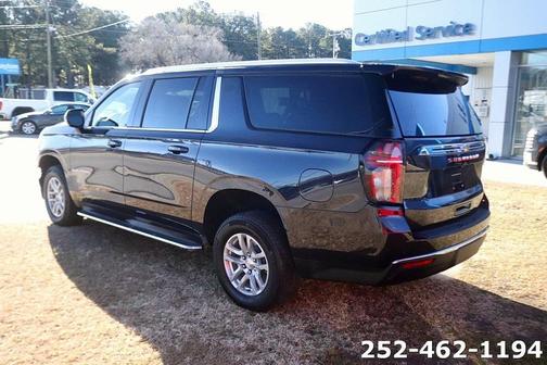 2023 Chevrolet Suburban LT