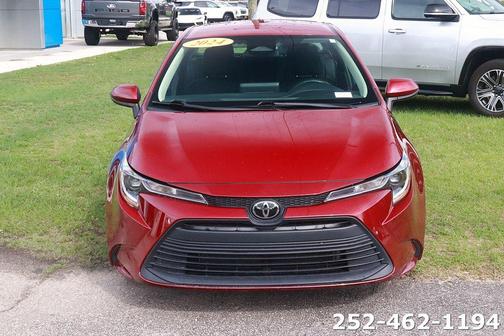 Pearl 2024 Toyota Corolla LE