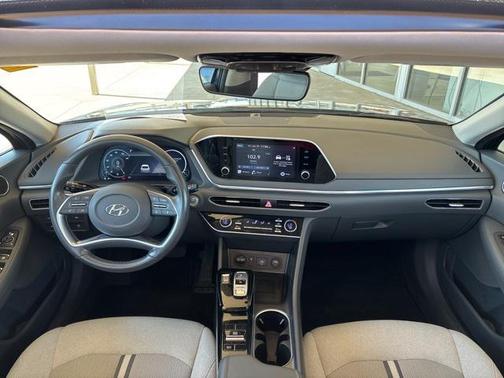 2022 Hyundai SONATA SEL