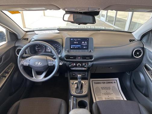 2022 Hyundai KONA SEL