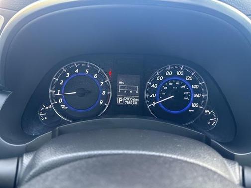 2015 INFINITI QX70 Base