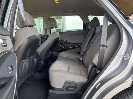 2018 Hyundai SANTA FE SE