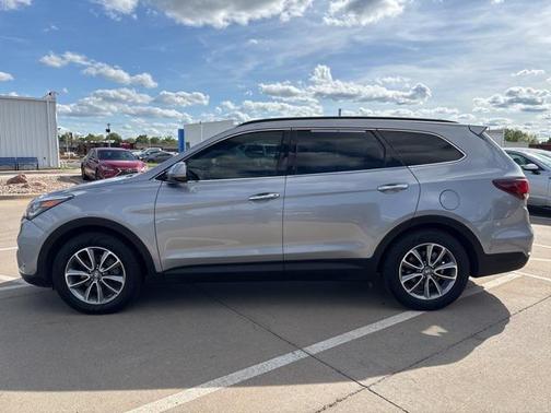 2018 Hyundai SANTA FE SE