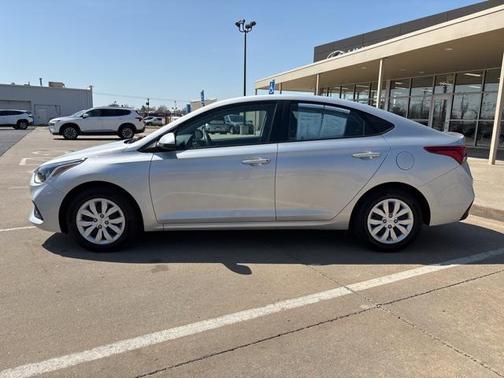 2022 Hyundai Accent SE