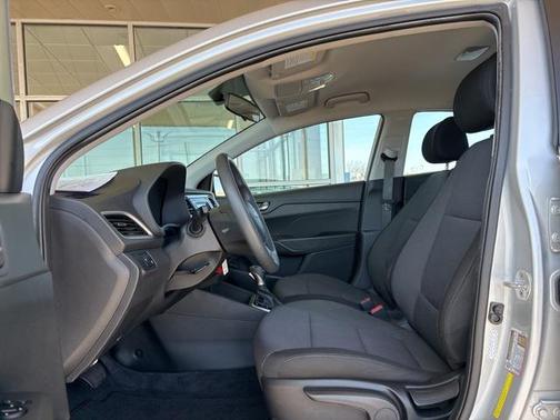2022 Hyundai Accent SE