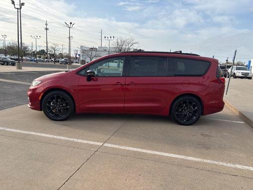 2025 Chrysler Pacifica Limited