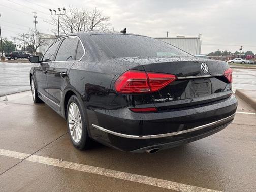 2016 Volkswagen Passat 1.8T SE w/Technology