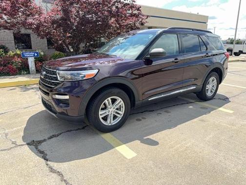 JEWEL RED MET TINTED CC 2023 Ford Explorer XLT