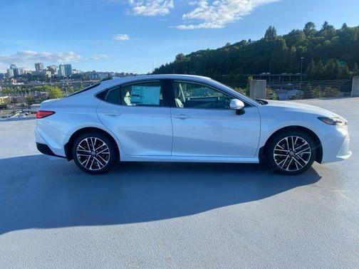 Wind Chill Pearl 2026 Toyota Camry XLE