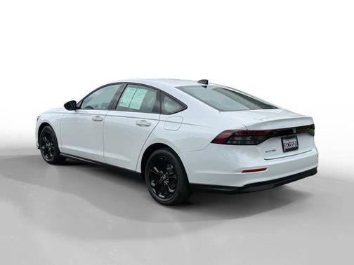 Platinum White 2025 Honda Accord SE