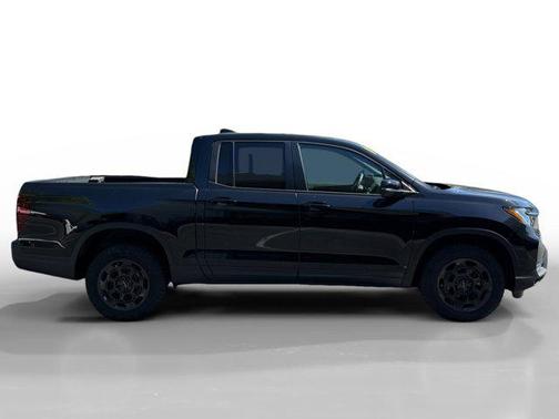 Crystal Black Pearl 2025 Honda Ridgeline TrailSport+
