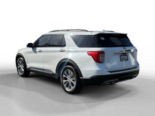 Star White Metallic Tri-Coat 2021 Ford Explorer XLT