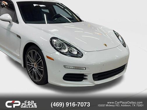 2015 Porsche Panamera 4