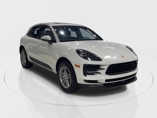 2021 Porsche Macan Sport Utility 4D