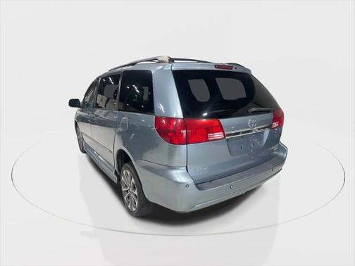 2004 Toyota Sienna XLE