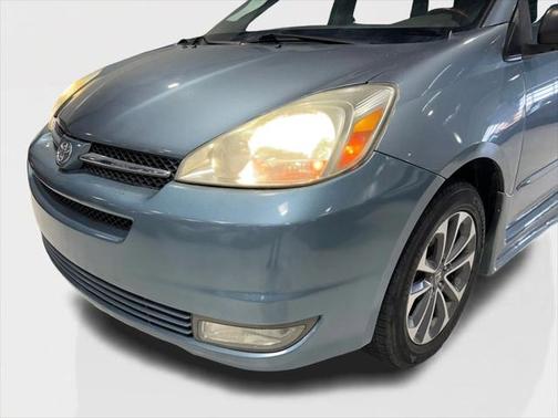 2004 Toyota Sienna XLE