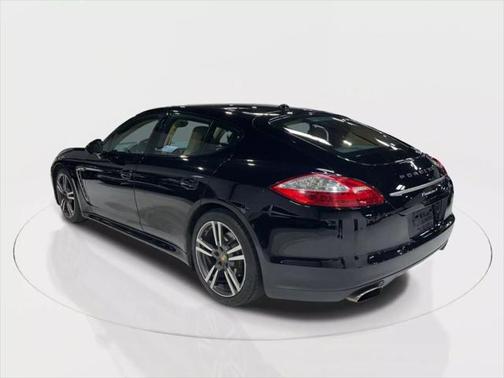2013 Porsche Panamera 4 Platinum Edition