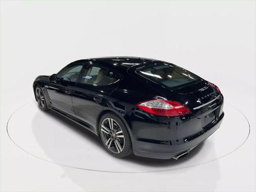 2013 Porsche Panamera 4 Platinum Edition