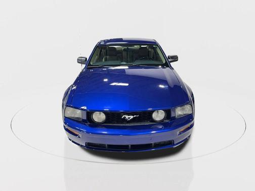 2005 Ford Mustang GT Premium