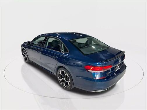2020 Volkswagen Passat 2.0T R-Line