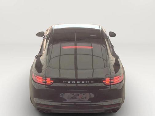 2018 Porsche Panamera 4