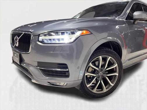 2018 Volvo XC90 T6 Momentum
