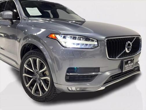 2018 Volvo XC90 T6 Momentum
