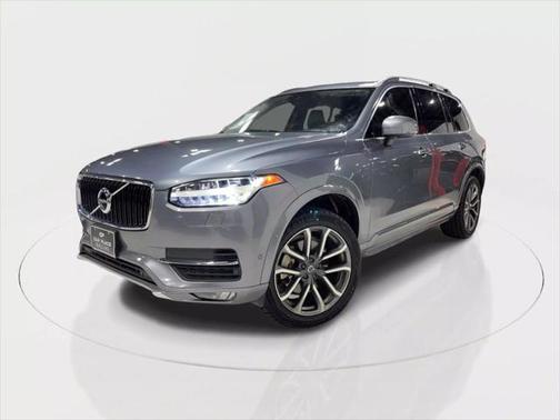2018 Volvo XC90 T6 Momentum