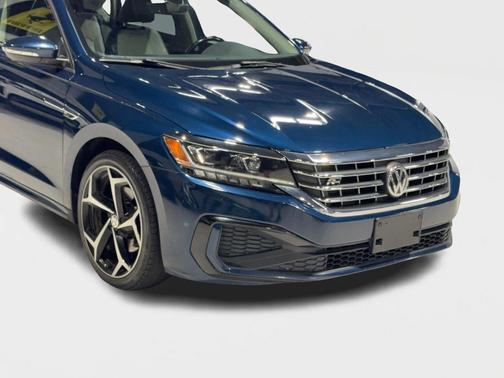 2020 Volkswagen Passat 2.0T R-Line