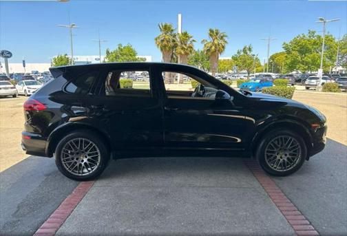 2017 Porsche Cayenne Platinum Edition
