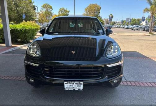 2017 Porsche Cayenne Platinum Edition