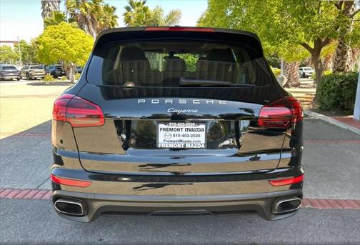 2017 Porsche Cayenne Platinum Edition