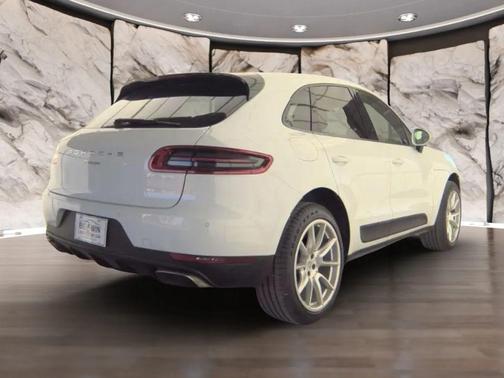 2017 Porsche Macan Sport Utility 4D