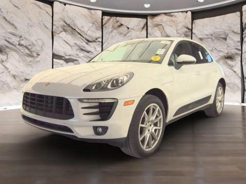 2017 Porsche Macan Sport Utility 4D