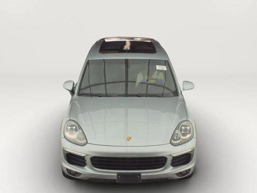 2017 Porsche Cayenne Platinum Edition