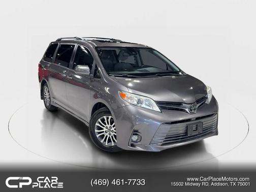 2020 Toyota Sienna XLE