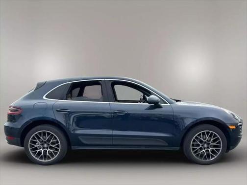 2017 Porsche Macan Base