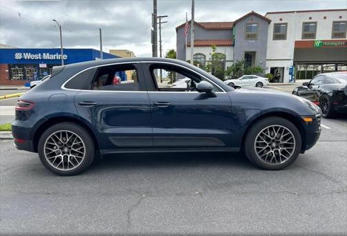 2017 Porsche Macan Base