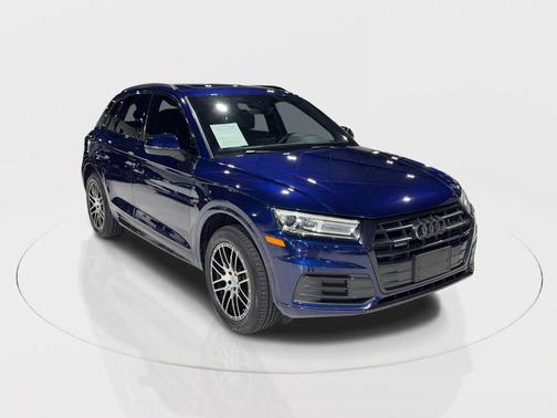 2020 Audi Q5 45 Titanium Premium