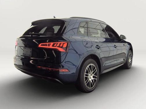 2020 Audi Q5 45 Titanium Premium
