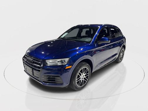 2020 Audi Q5 45 Titanium Premium