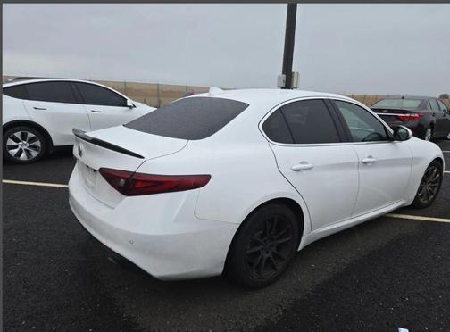 2018 Alfa Romeo Giulia Base