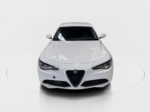 2018 Alfa Romeo Giulia Base