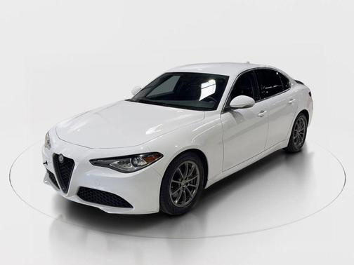 2018 Alfa Romeo Giulia Base