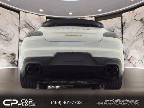 2015 Porsche Panamera 4