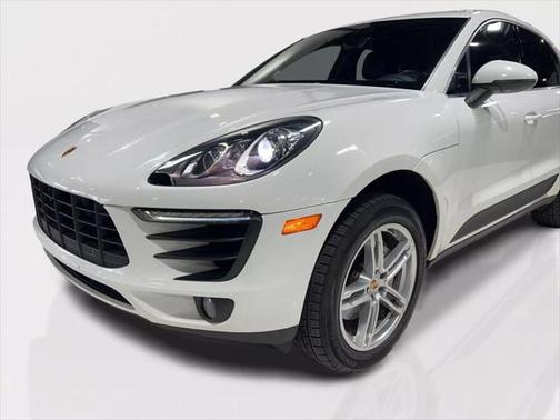 2017 Porsche Macan Base