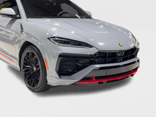 2025 Lamborghini Urus SE