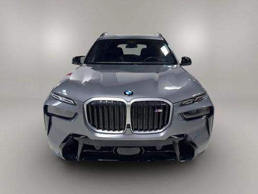 2023 BMW X7 M60i