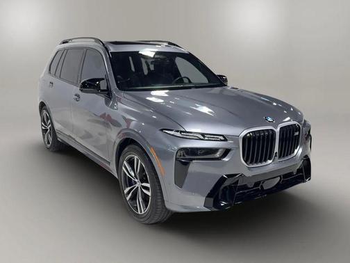 2023 BMW X7 M60i