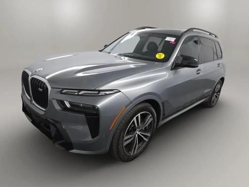2023 BMW X7 M60i